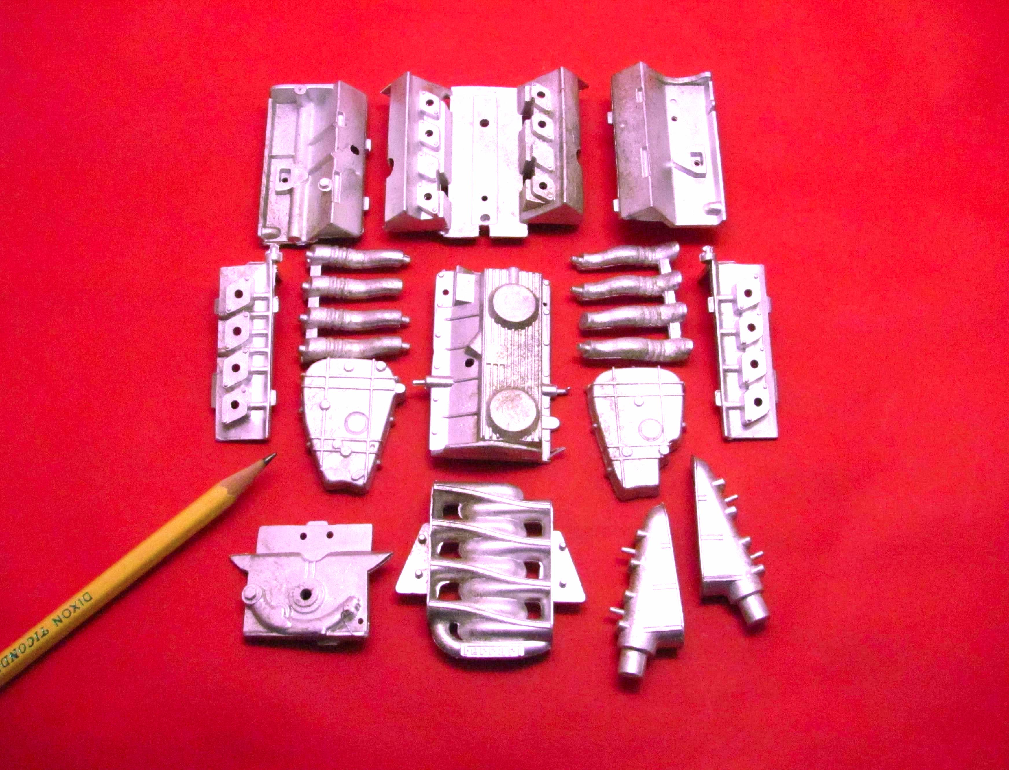 Pocher Ferrari F40 LM 1/8 Scale Model Cast Metal Engine